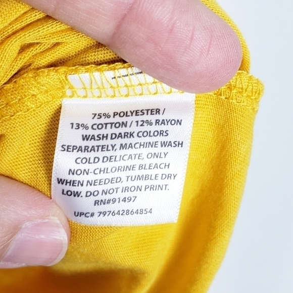 BEE KIND bumblebee graphic tee - Picture 6 of 6